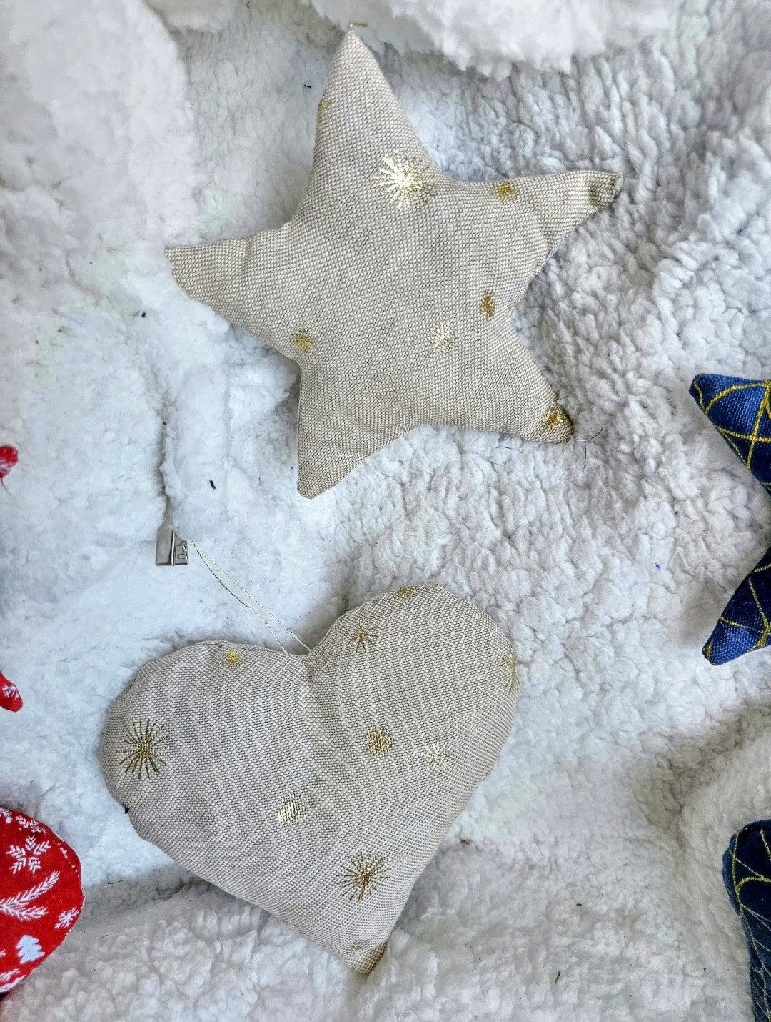 Décoration de Noël en tissus étoile et coeur