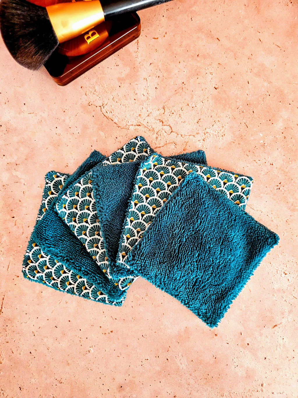 Lingette démaquillante lavable en éponge de bambou - routine beauté zéro déchet