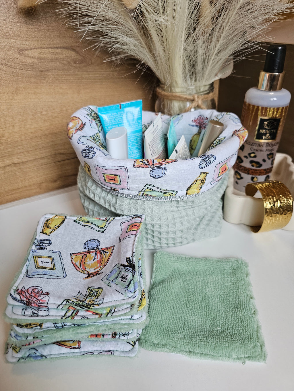 Coffret plaisir d'offrir avec trousse de toilette+ 5 lingettes idée cadeau artisanale