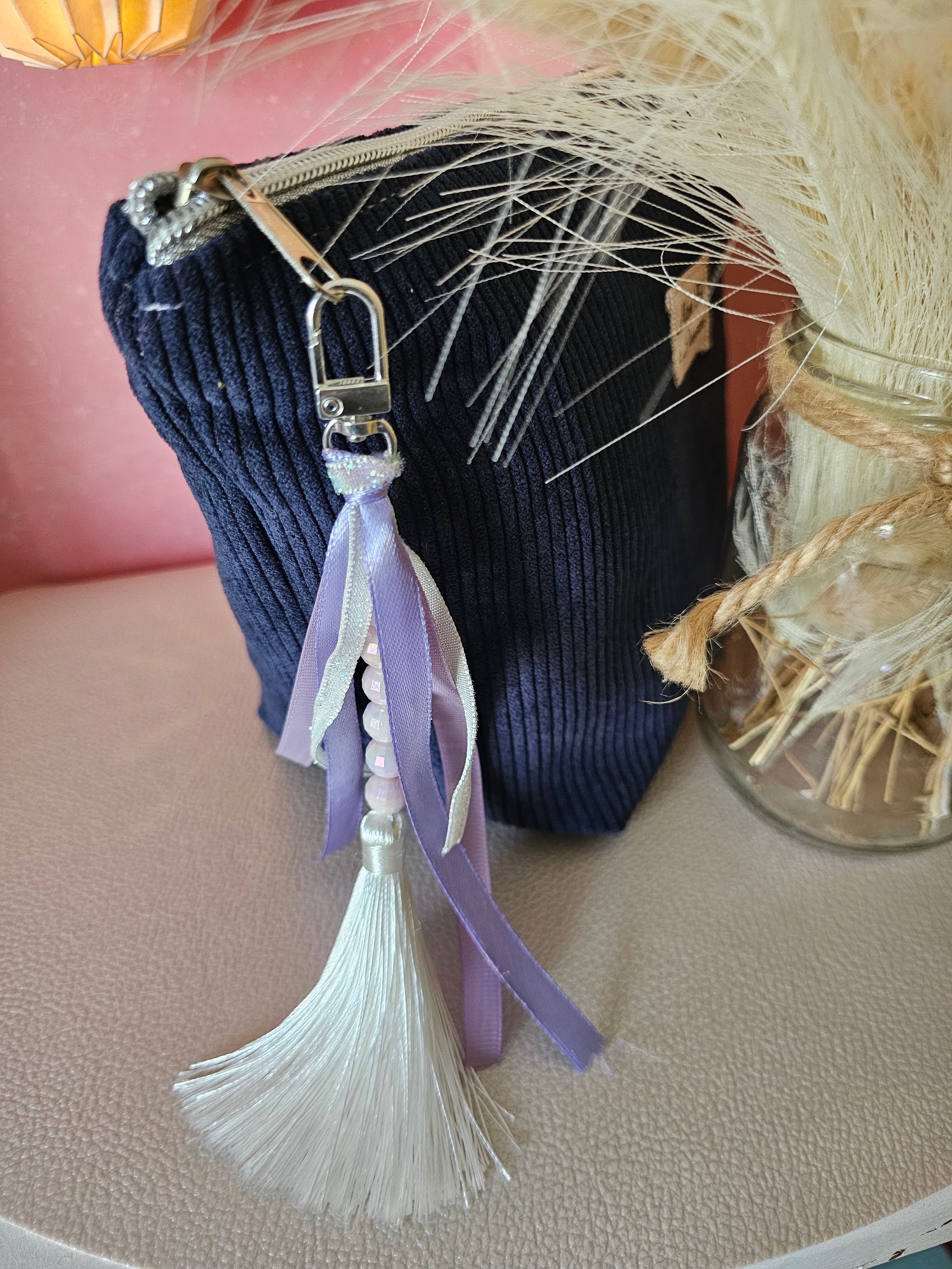 Porte-clé grigri en perles & ruban — bijou de sac fait main | Mon Fil à Passion